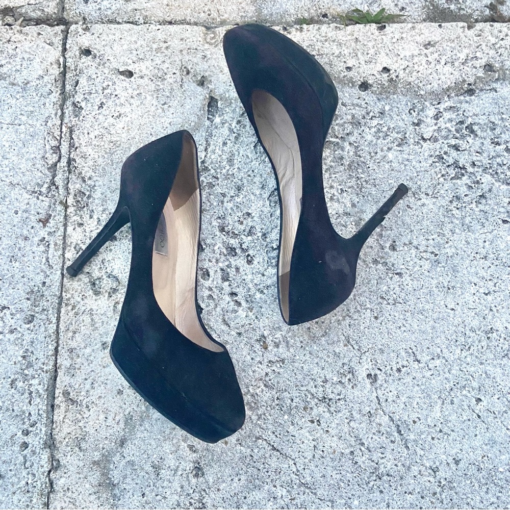 Jimmy Choo Black Classic Platform Pumps! Gem
